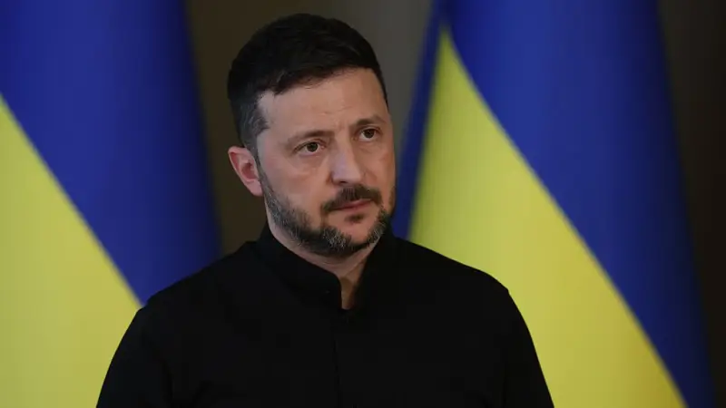 Зеленський після обстрілу маршрутки на Сумщині: Росія має відчути справжній тиск