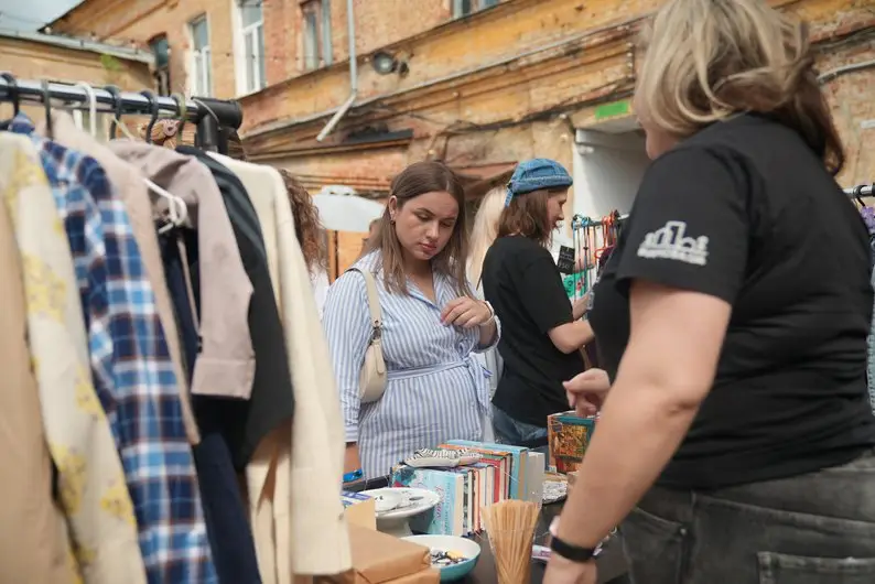 У Сумах відкрили сезон благодійною барахолкою Barbara Holka